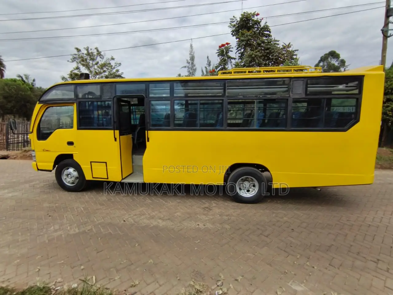 Isuzu NQR 2018 Yellow