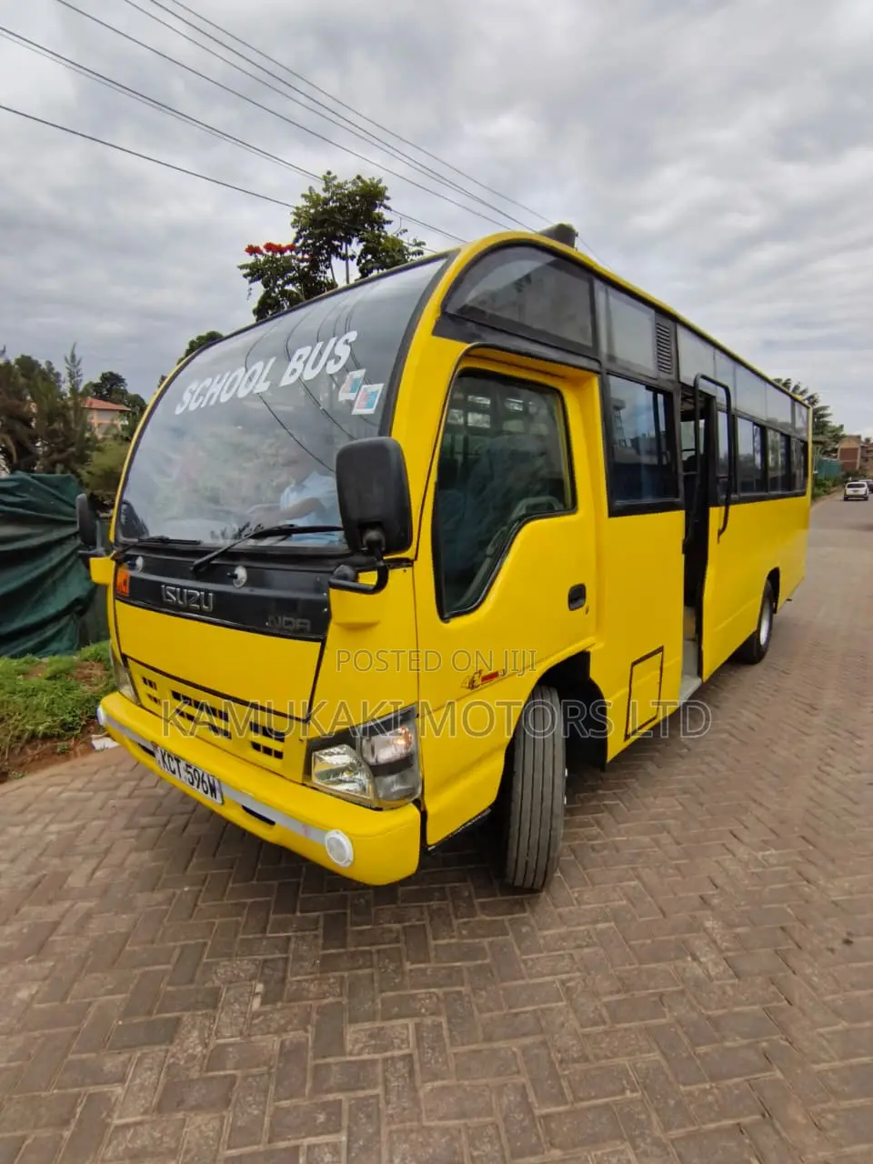 Isuzu NQR 2018 Yellow