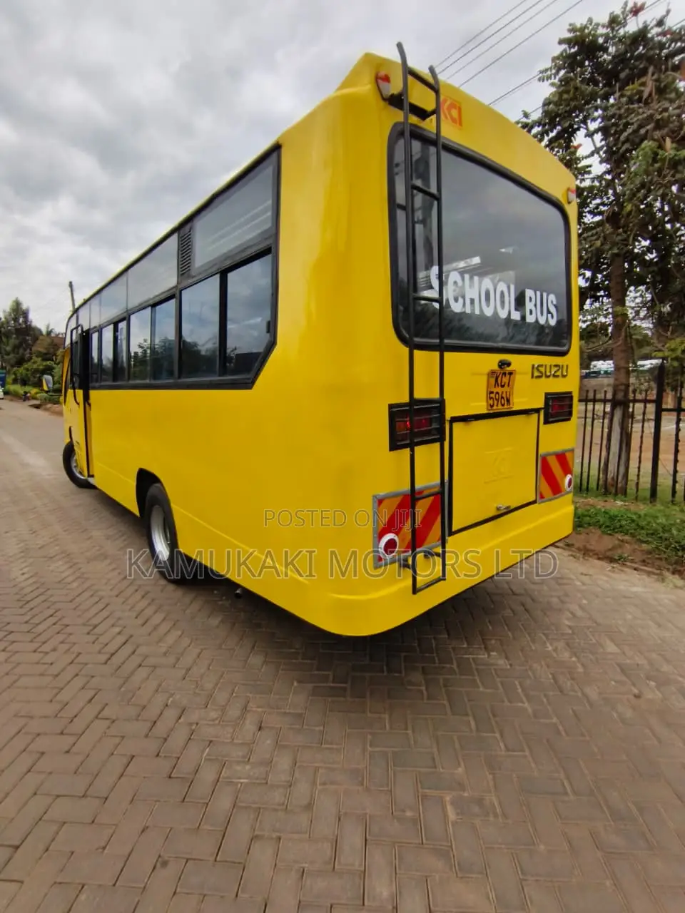 Isuzu NQR 2018 Yellow