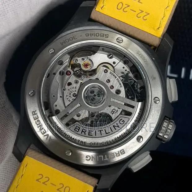 Breitling Avenger Chronograph - thumbnail 2