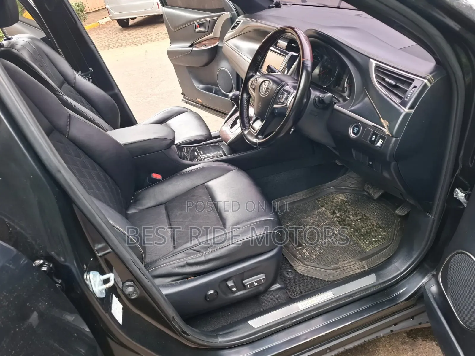 Toyota Harrier 2.0 2015 Black