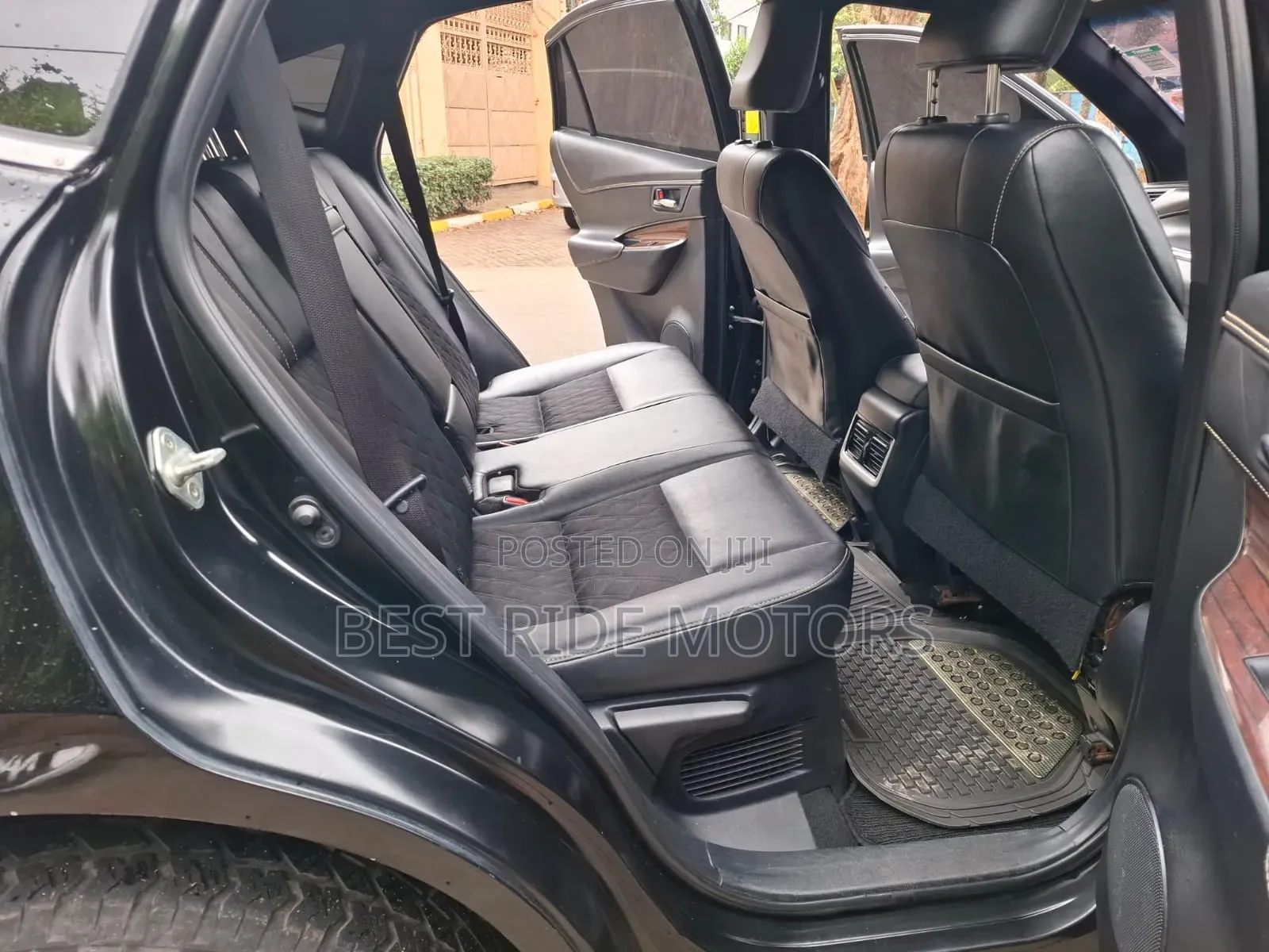 Toyota Harrier 2.0 2015 Black