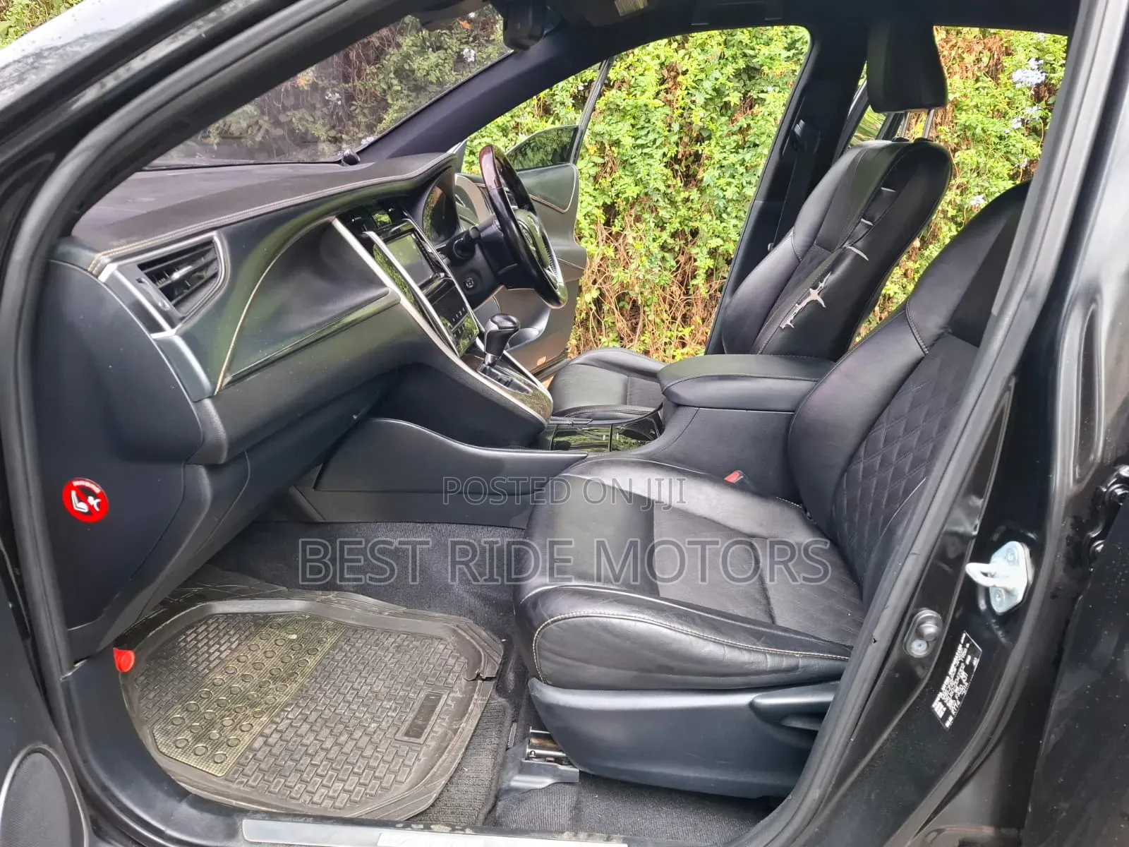 Toyota Harrier 2.0 2015 Black