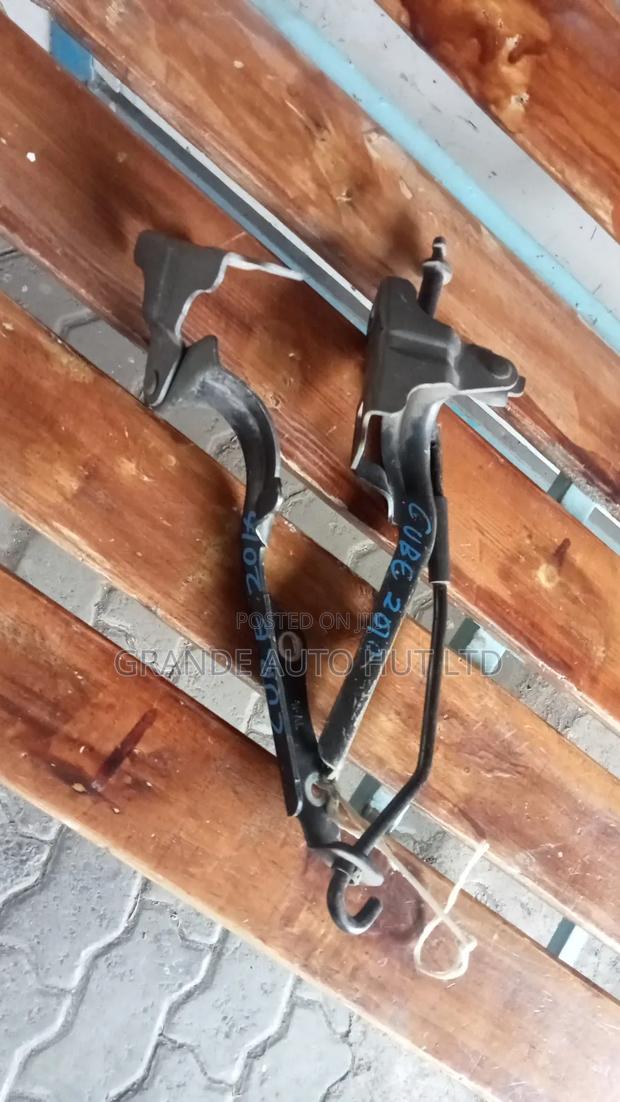 Nissan Cube Bonnet Hinges - thumbnail 3