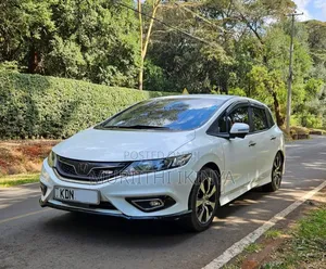 Honda Jade 2016 White