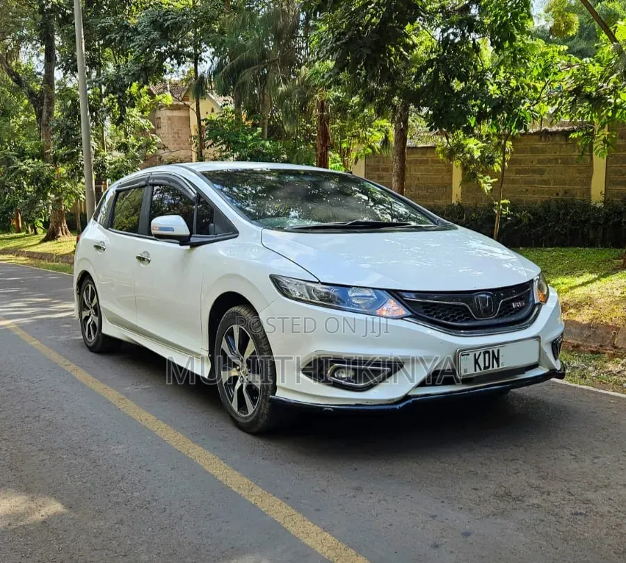 Honda Jade 2016 White