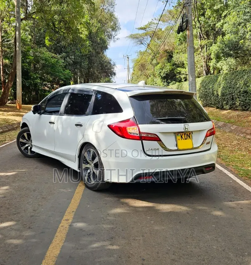 Honda Jade 2016 White