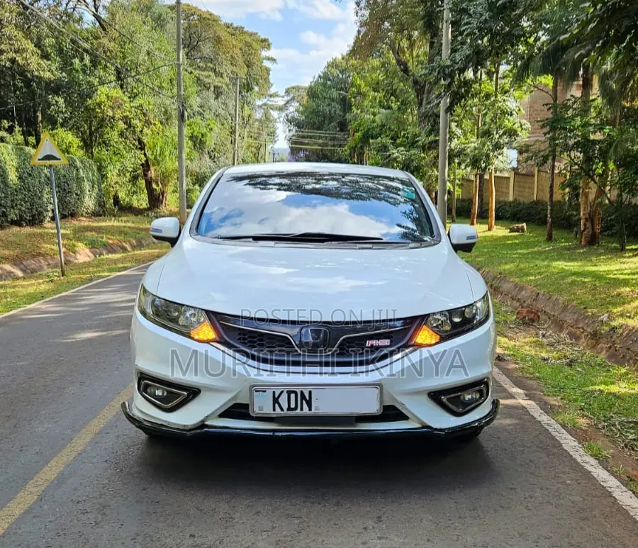 Honda Jade 2016 White