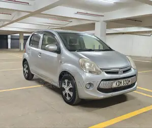 Toyota Passo 2017 Silver