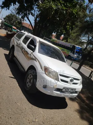 Toyota Hilux 2.5 Cab 2005 White