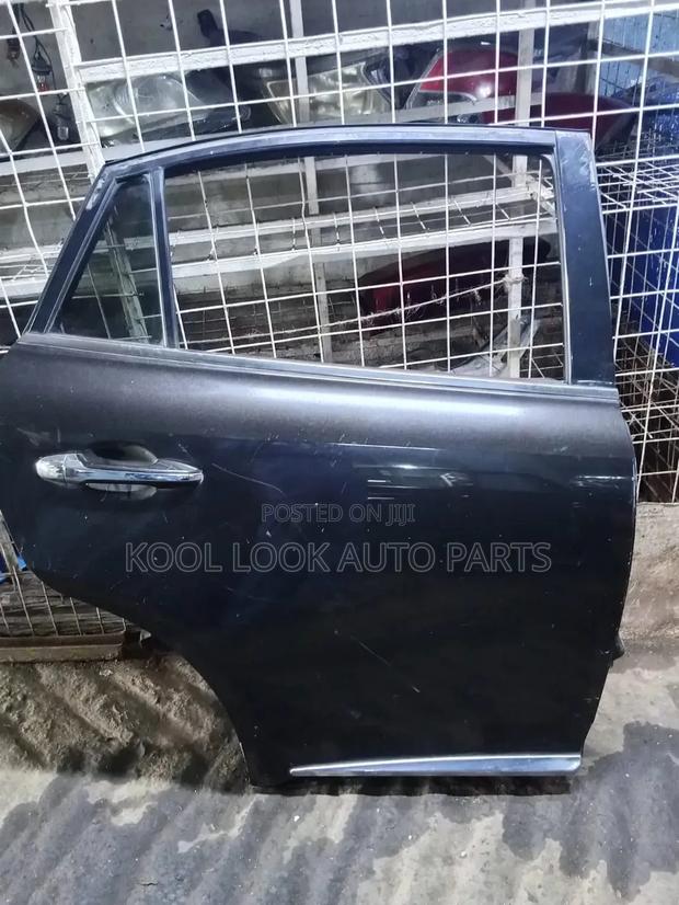 Toyota Harrier 2018 Front Door - thumbnail 2