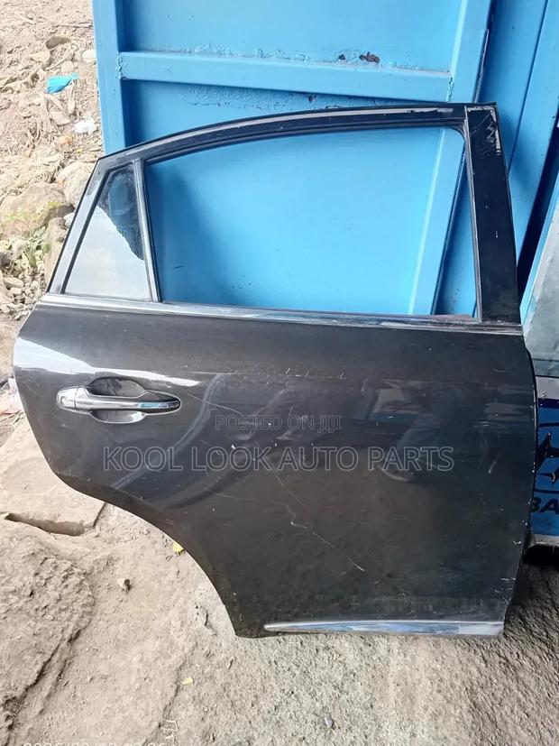 Toyota Harrier 2018 Front Door - thumbnail 3
