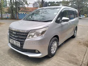 Toyota Noah 2015 Silver