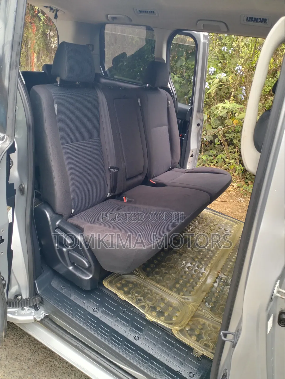 Toyota Noah 2015 Silver