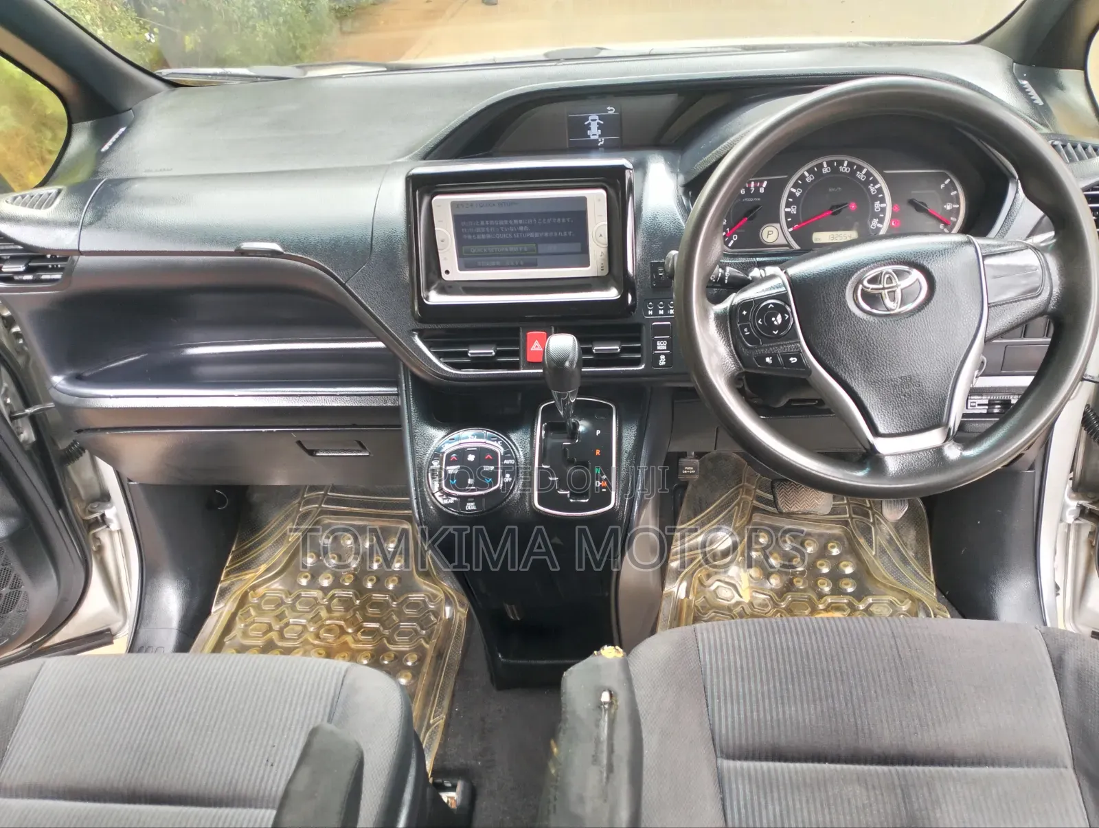Toyota Noah 2015 Silver
