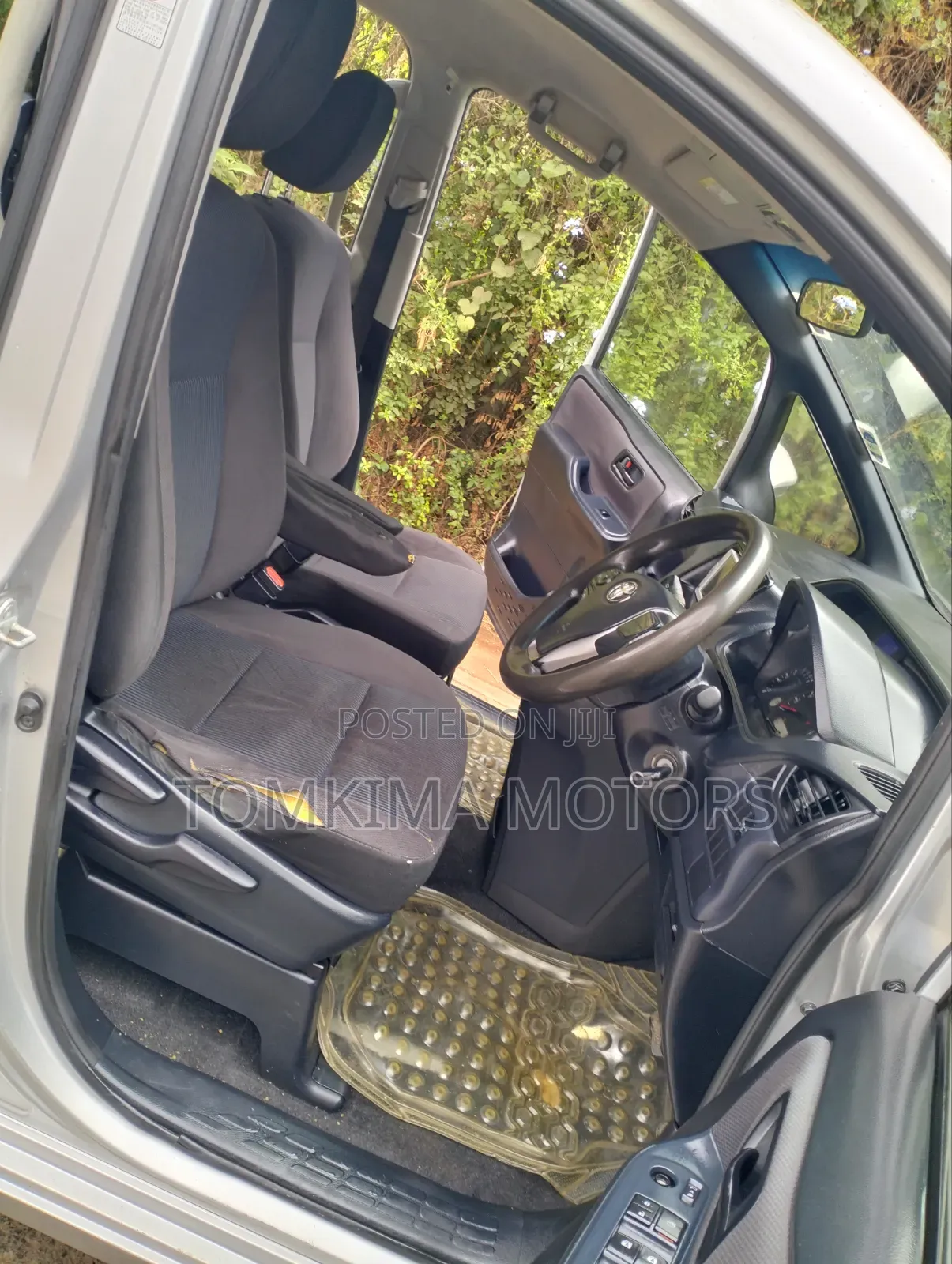 Toyota Noah 2015 Silver