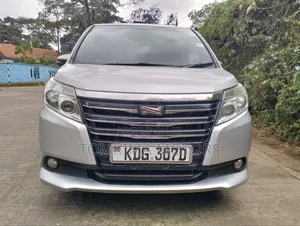 Toyota Noah 2015 Silver