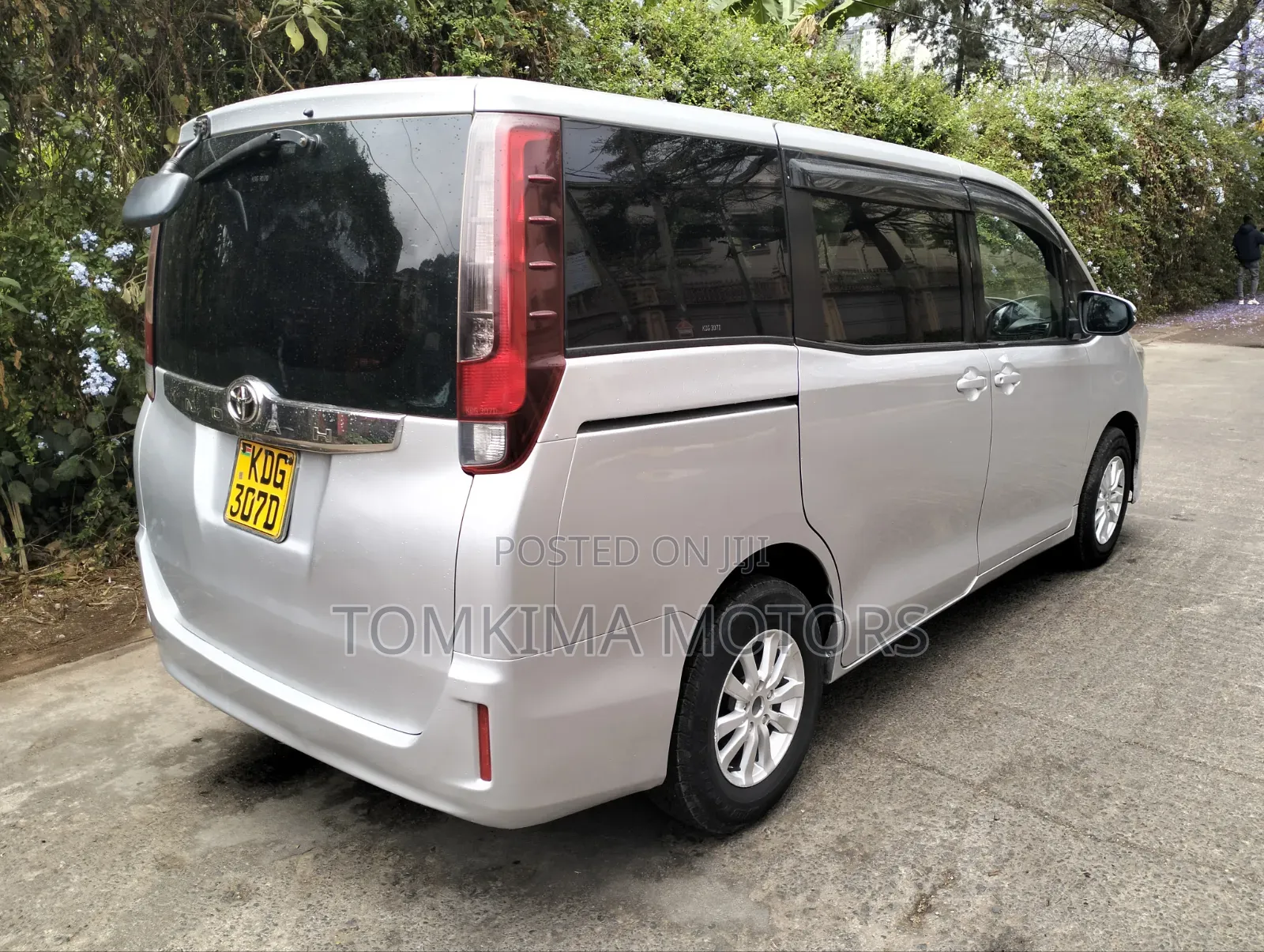 Toyota Noah 2015 Silver