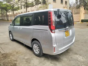 Toyota Noah 2015 Silver