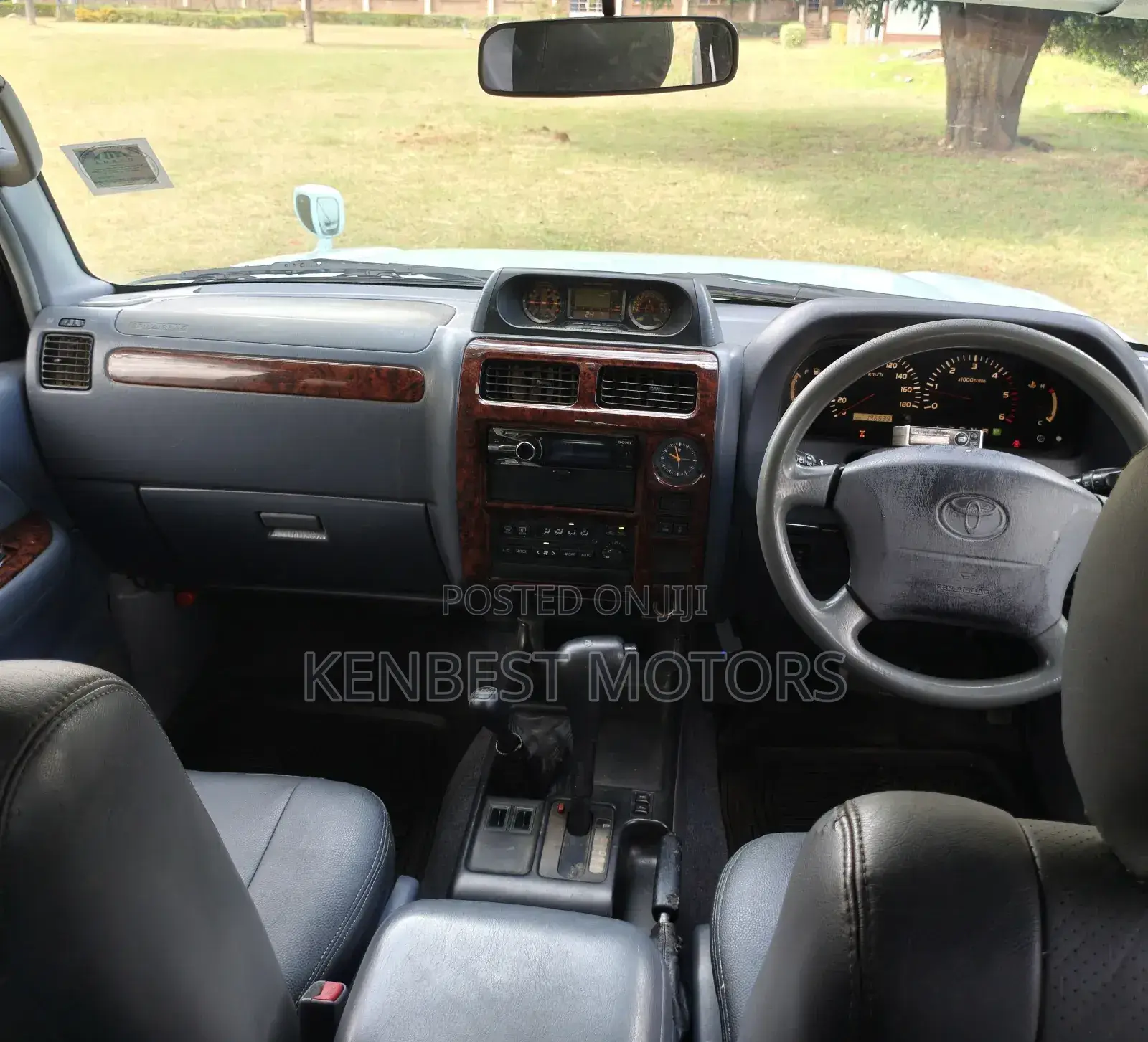 Toyota Land Cruiser Prado 2001 White
