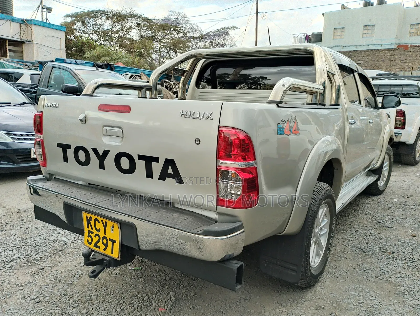 Toyota Hilux 2013 Silver