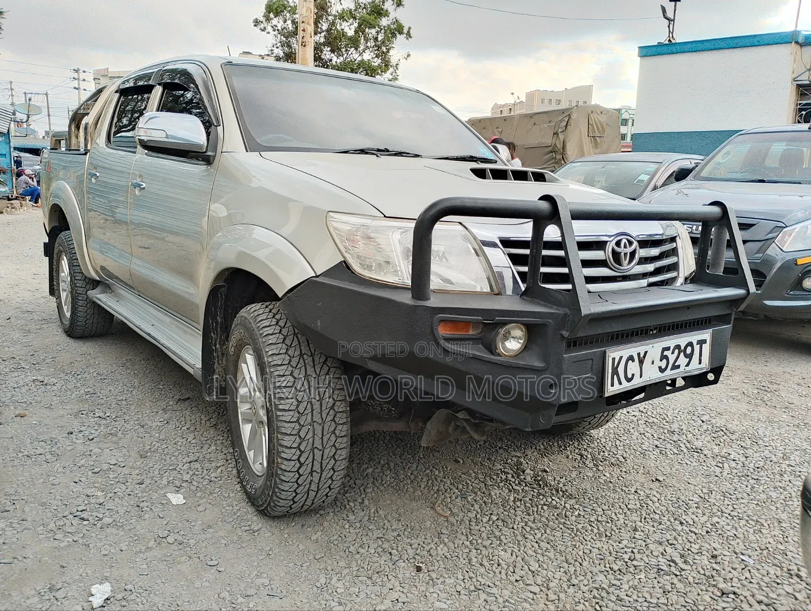 Toyota Hilux 2013 Silver