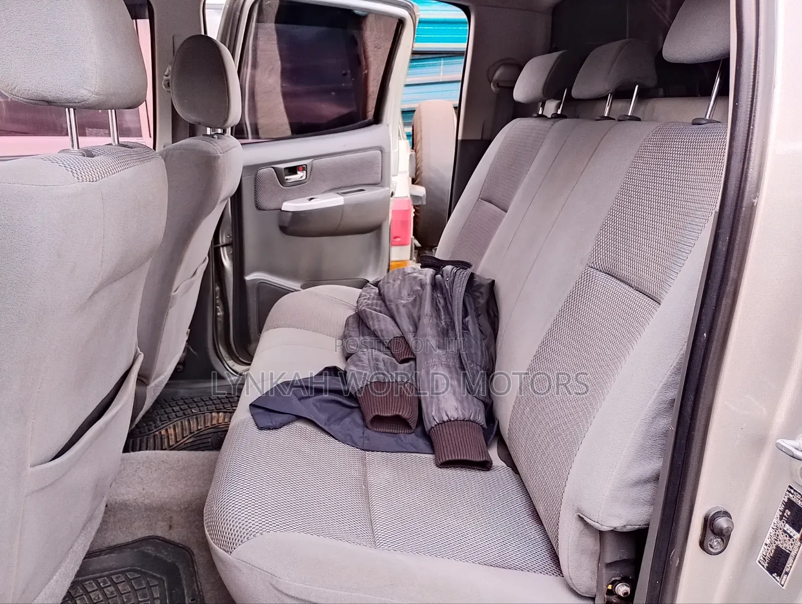 Toyota Hilux 2013 Silver