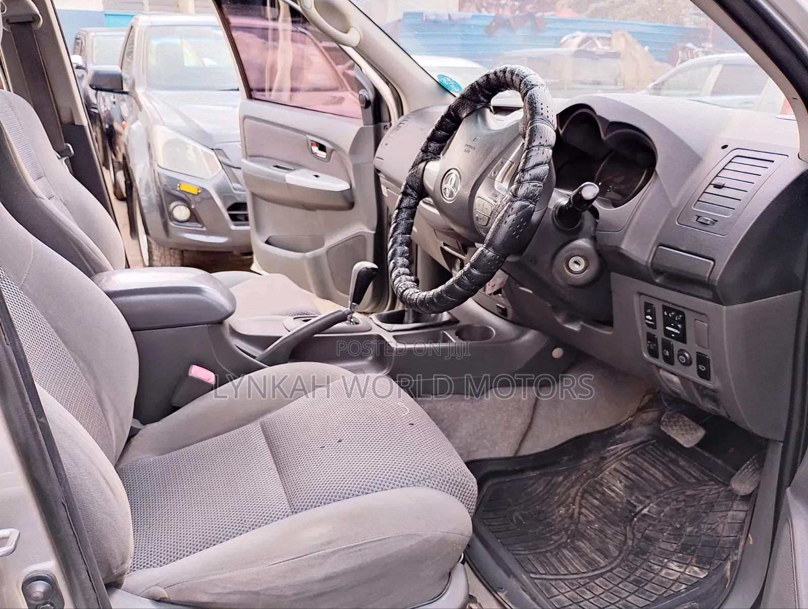 Toyota Hilux 2013 Silver