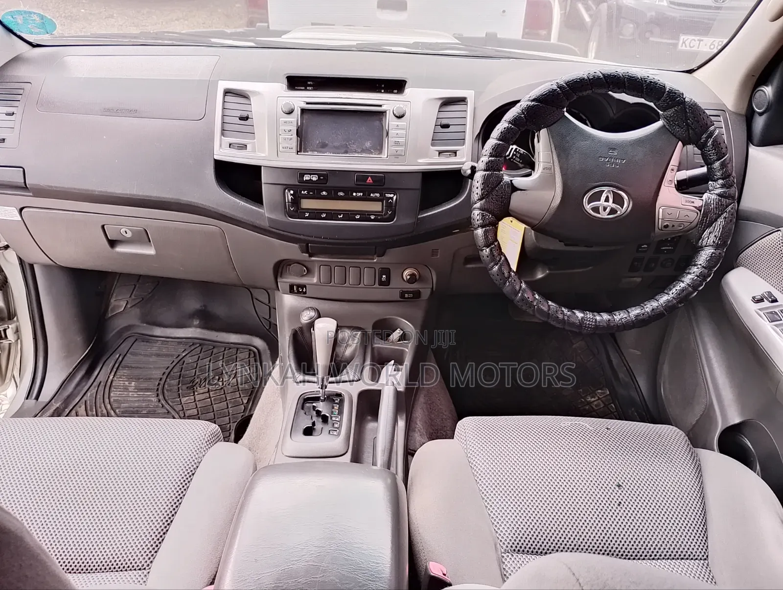 Toyota Hilux 2013 Silver