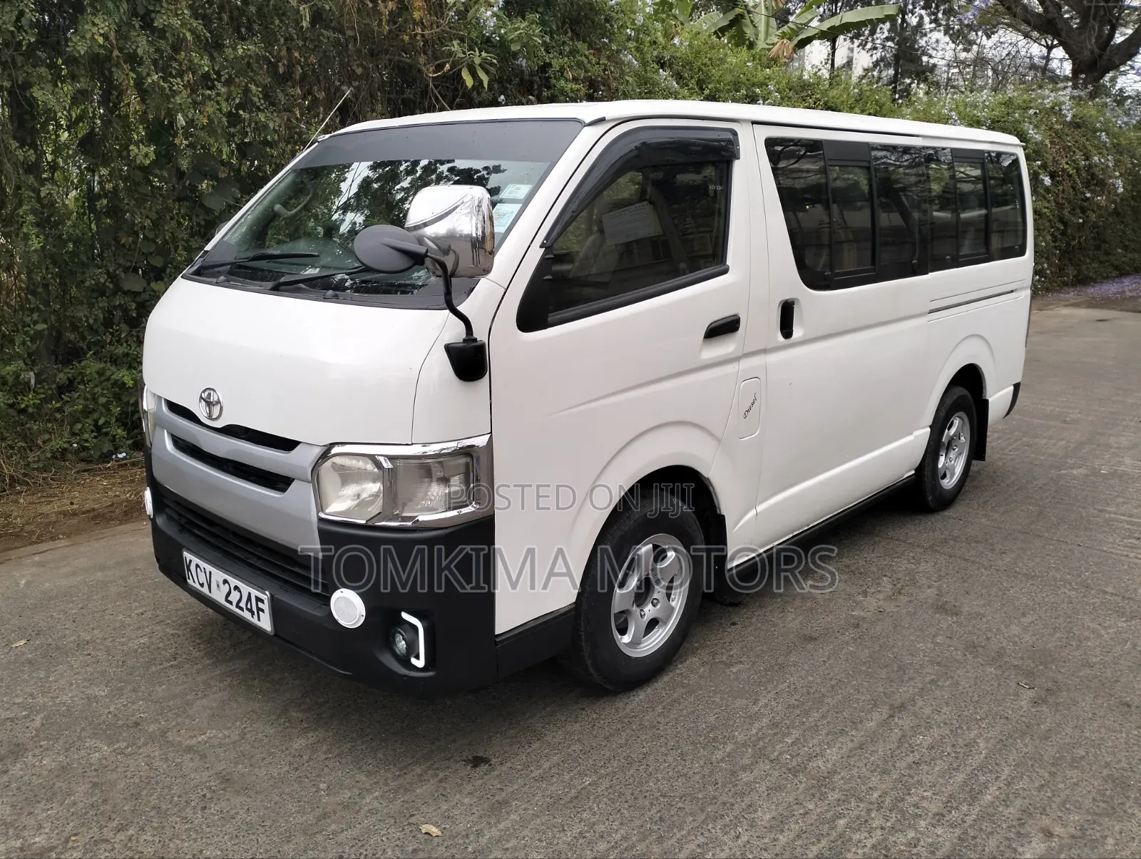 Toyota HiAce 2012 Silver