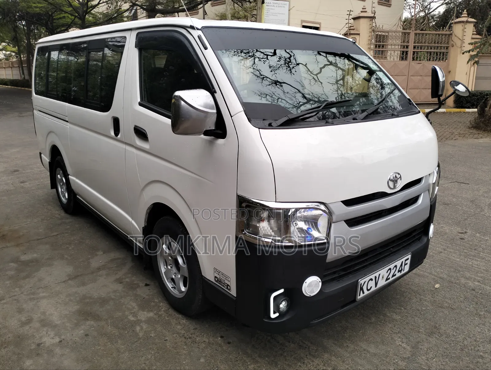 Toyota HiAce 2012 Silver