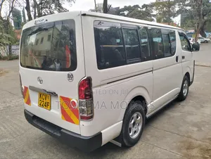 Toyota HiAce 2012 Silver