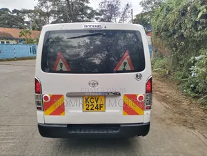 Toyota HiAce 2012 Silver