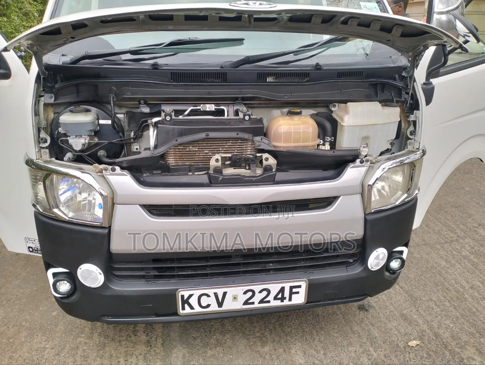 Toyota HiAce 2012 Silver