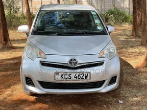 Toyota Ractis 2011 Silver