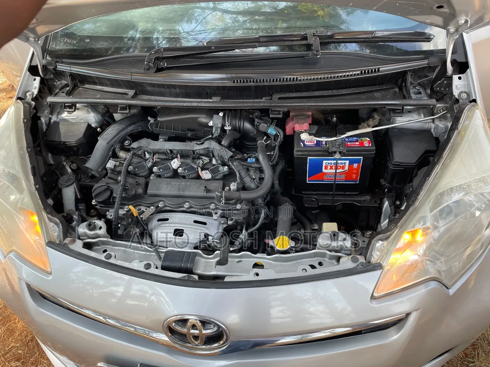 Toyota Ractis 2011 Silver