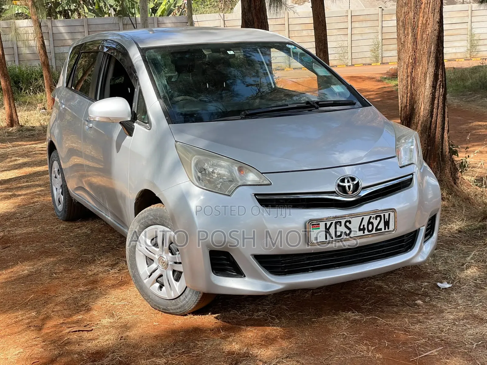 Toyota Ractis 2011 Silver