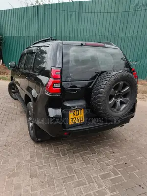 Toyota Land Cruiser Prado 2006 Black