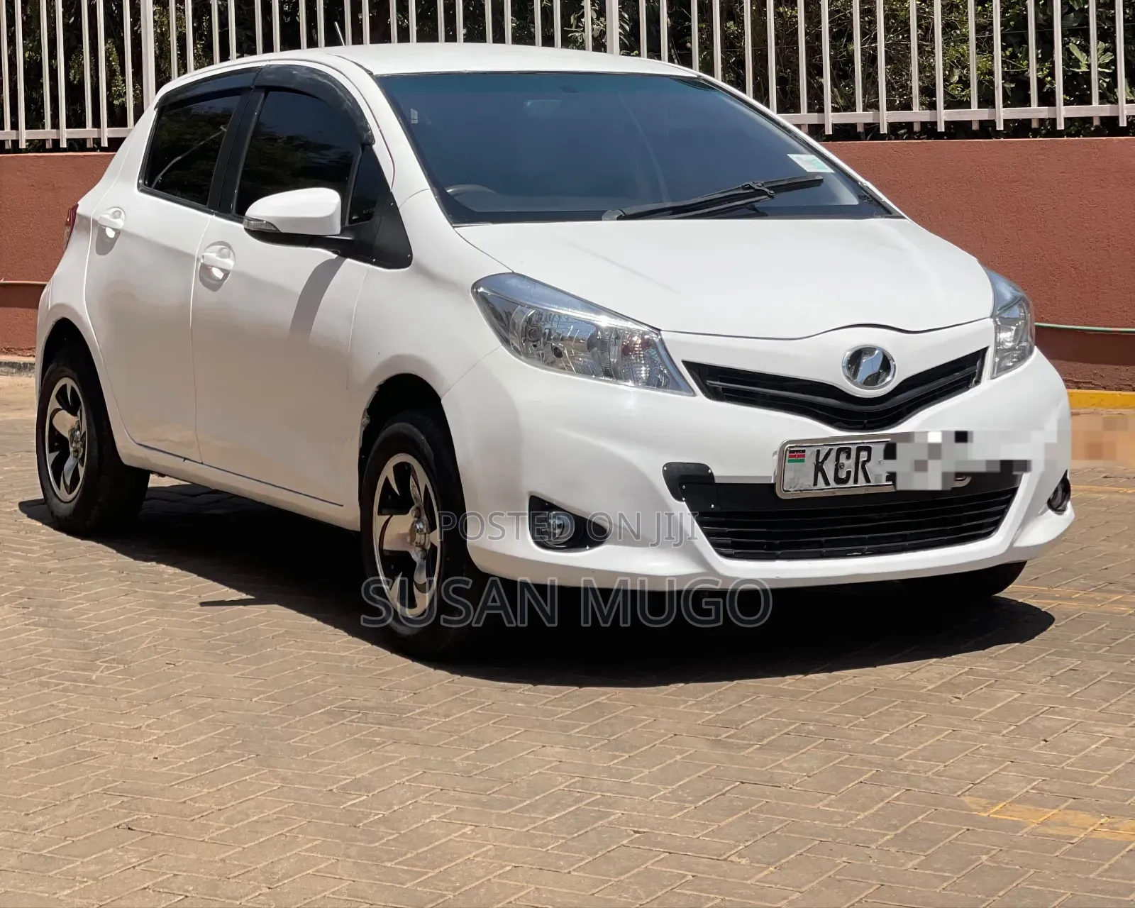 Toyota Vitz 2011 White