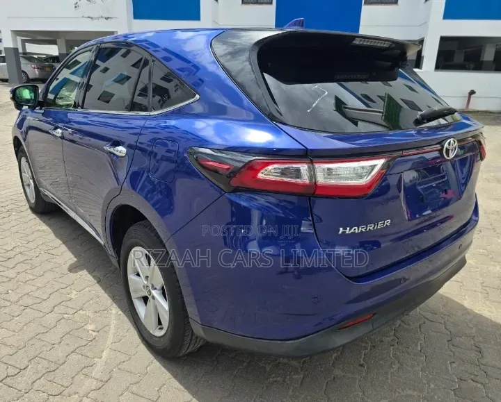 Toyota Harrier 2.0 2020 Blue