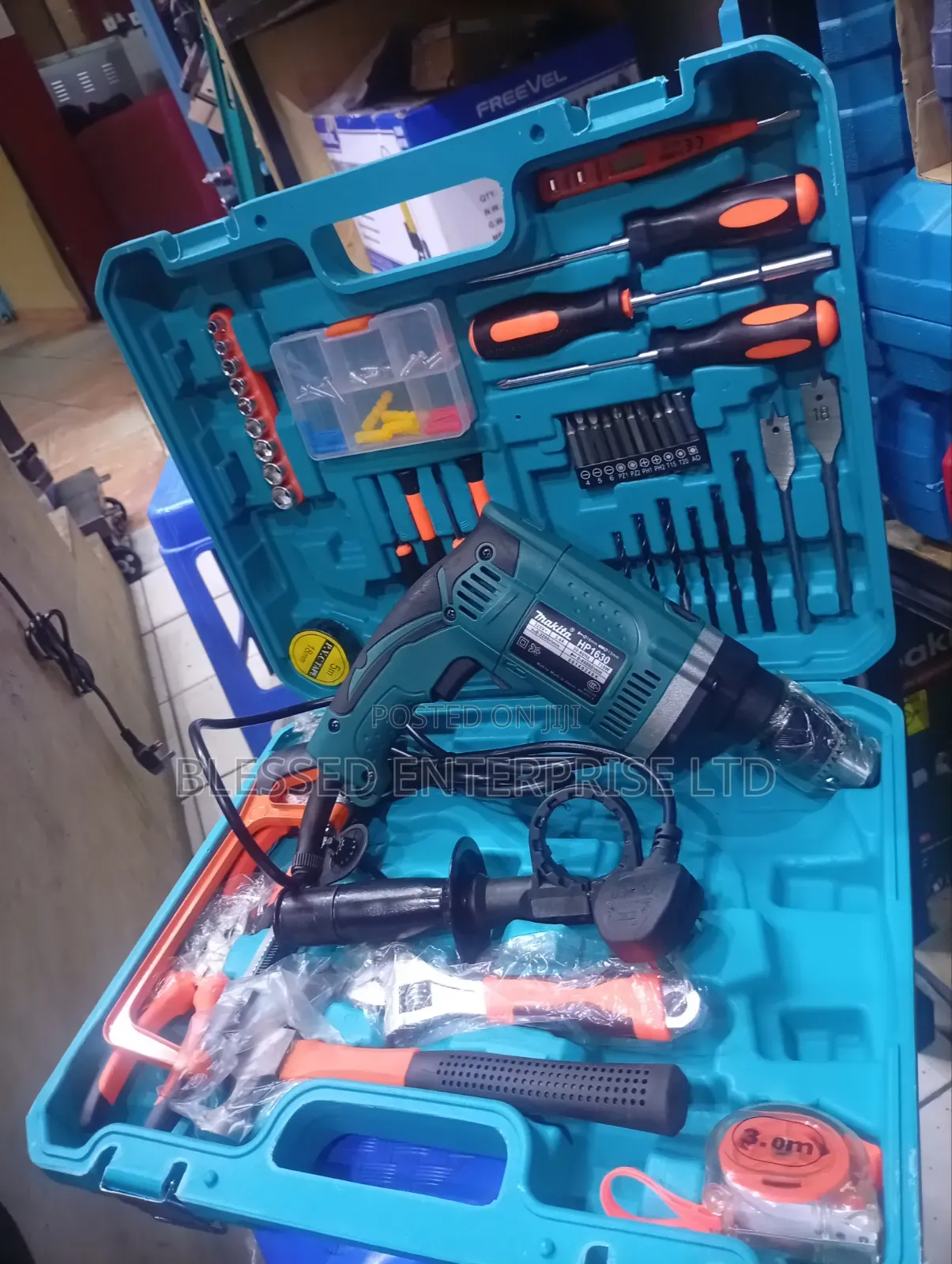 Makita 1630 710 Watt With Tool Box Set