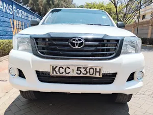 Toyota Hilux 2015 White