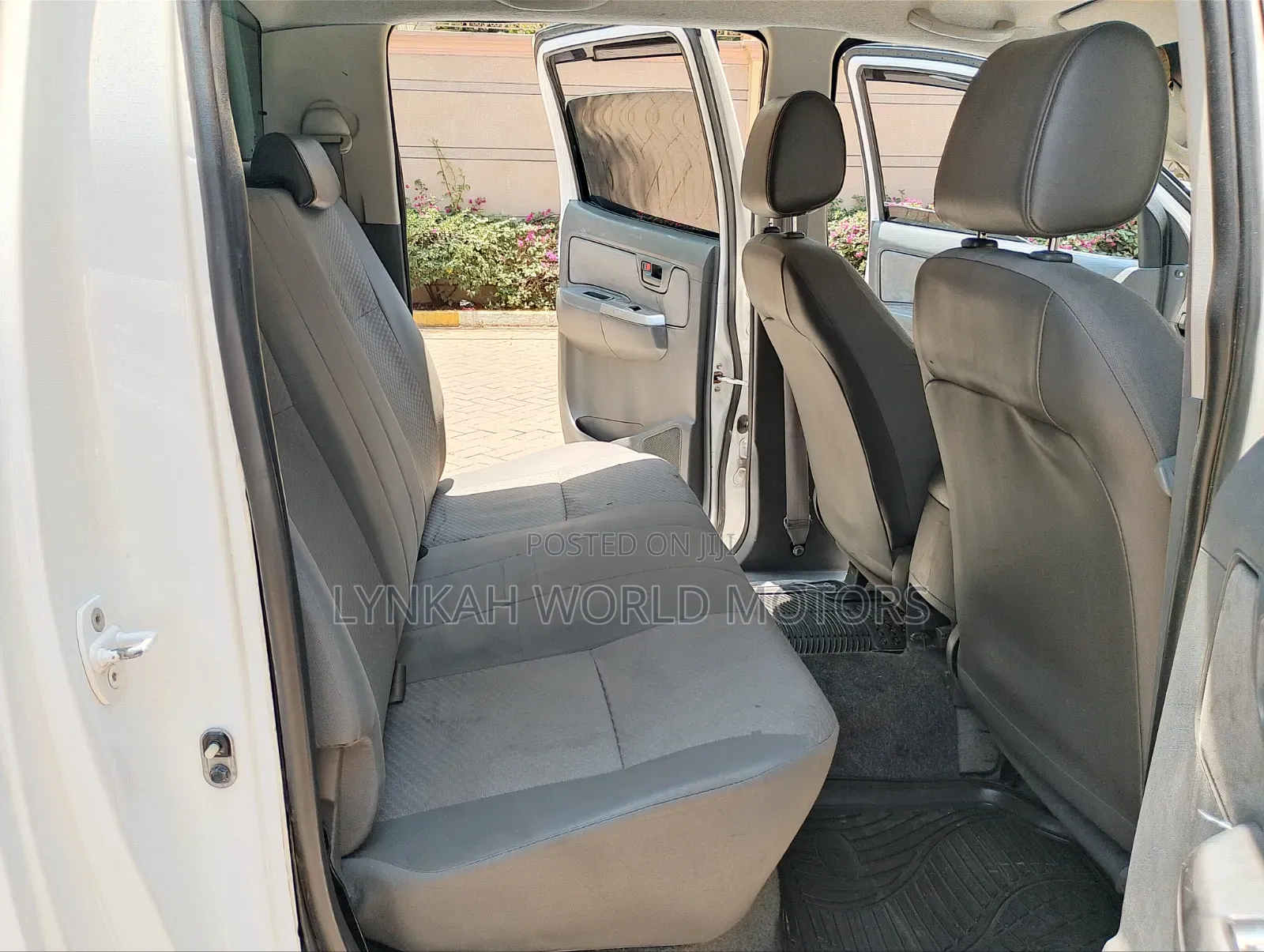 Toyota Hilux 2015 White