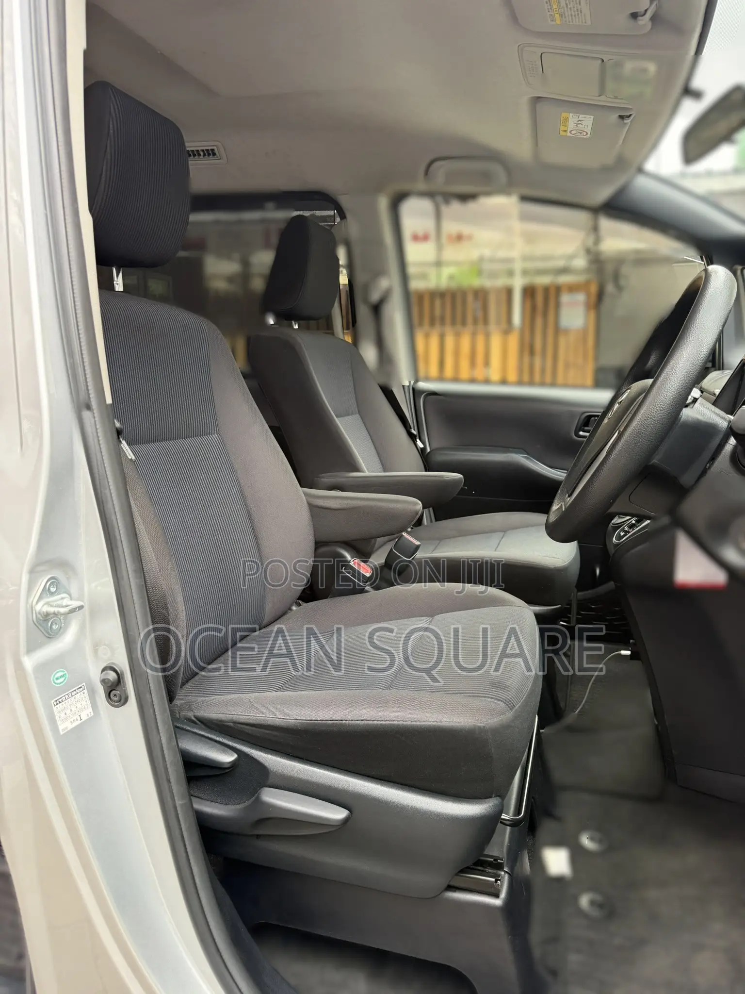 Toyota Noah 2017 Silver