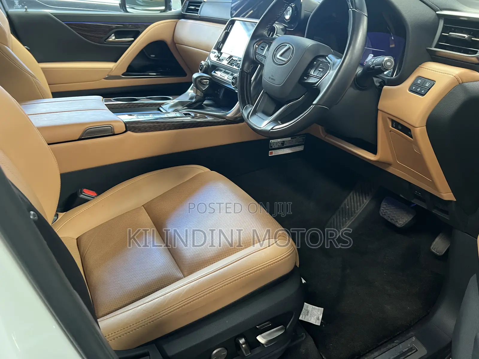 Lexus LX 2023