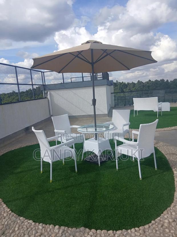 Hotel /Restaurant 4 Seater Rattan Outdoor Set Plus Umbrella