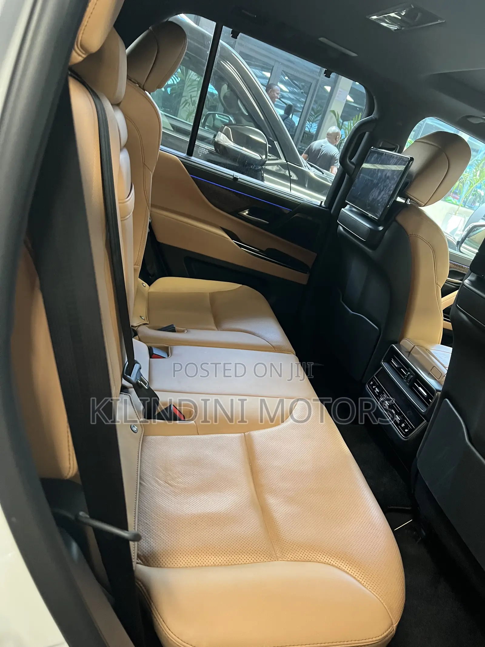 Lexus LX 2023