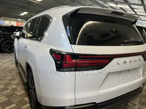 Lexus LX 2023