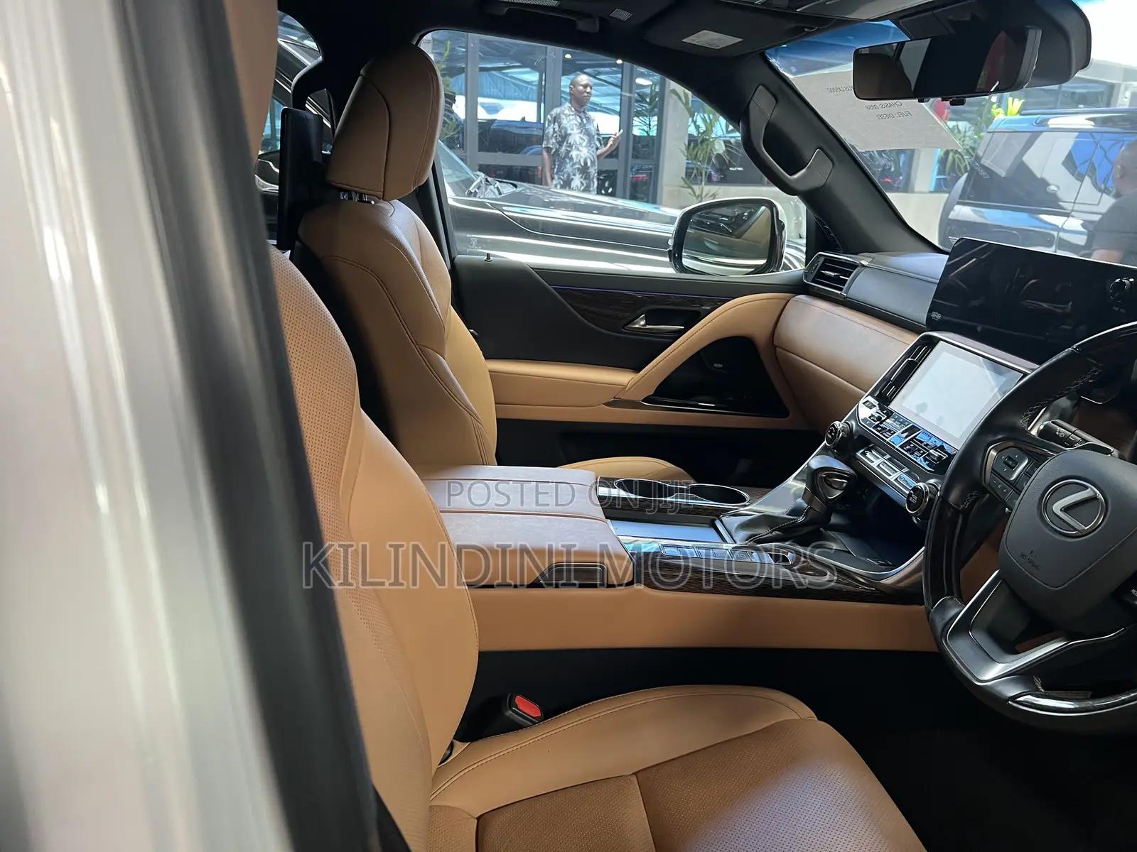 Lexus LX 2023