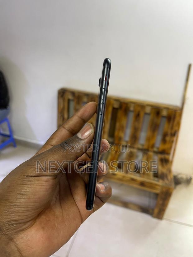Apple iPhone 7 128 GB Black - thumbnail 2